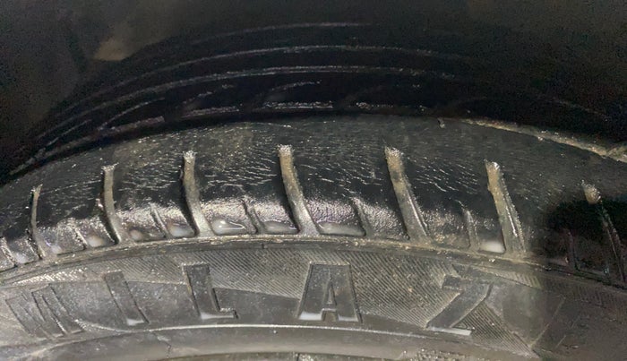 2016 Hyundai Grand i10 1.2 SPORTZ PRIME EDITION VTVT, Petrol, Manual, 89,568 km, Left Front Tyre Tread