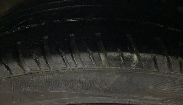 2016 Hyundai Grand i10 1.2 SPORTZ PRIME EDITION VTVT, Petrol, Manual, 89,568 km, Right Front Tyre Tread