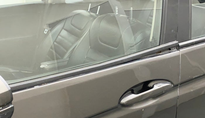 2018 Honda WR-V 1.2L I-VTEC S MT, CNG, Manual, 68,744 km, Front passenger door - Weather strip has minor damage