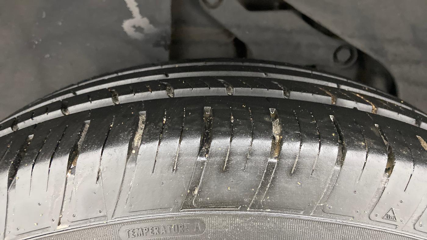 2021 Tata Safari XMA, Diesel, Automatic, 61,543 km, Right Rear Tyre Tread