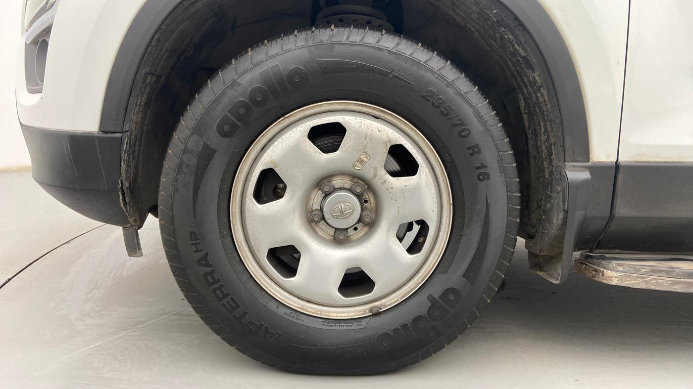 2021 Tata Safari XMA, Diesel, Automatic, 61,543 km, Left Front Wheel