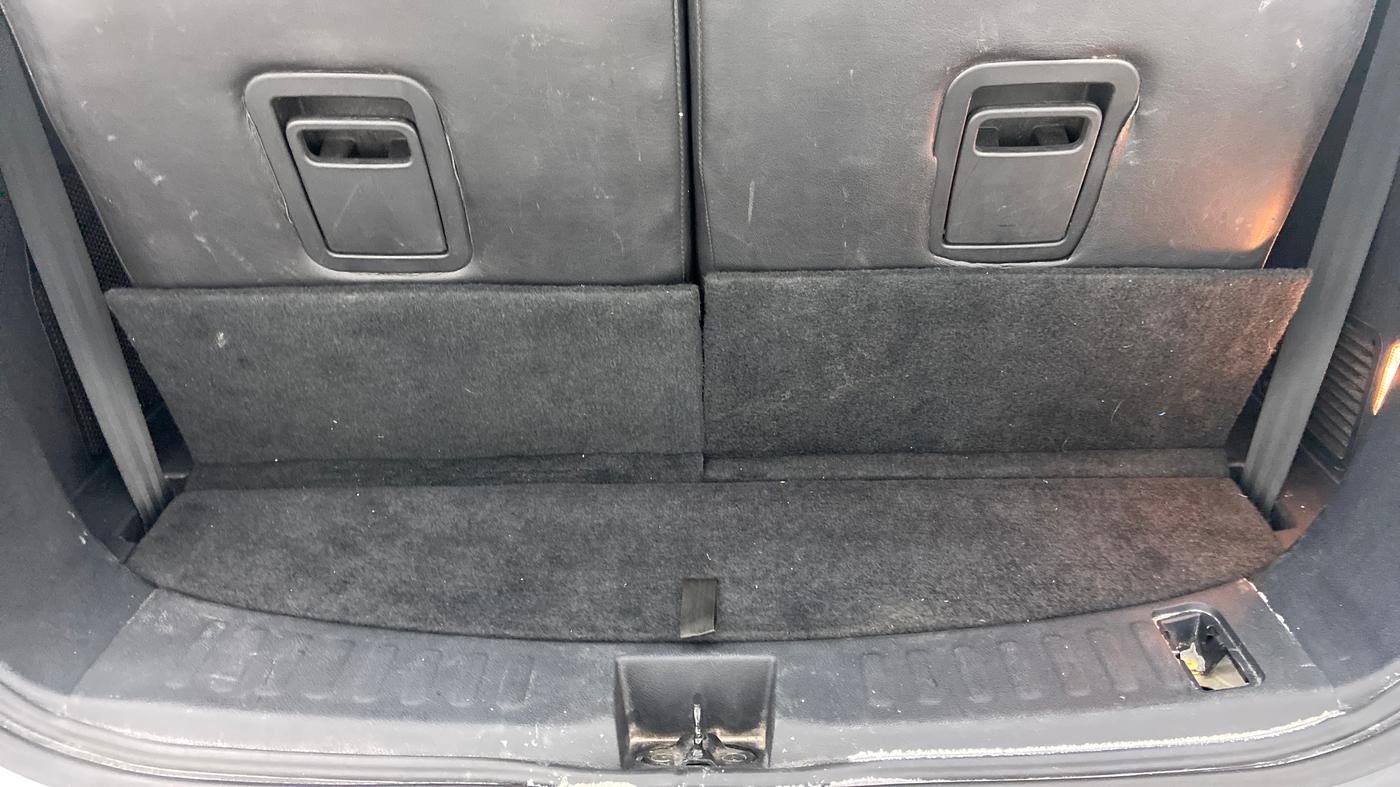 2021 Tata Safari XMA, Diesel, Automatic, 61,543 km, Boot Inside