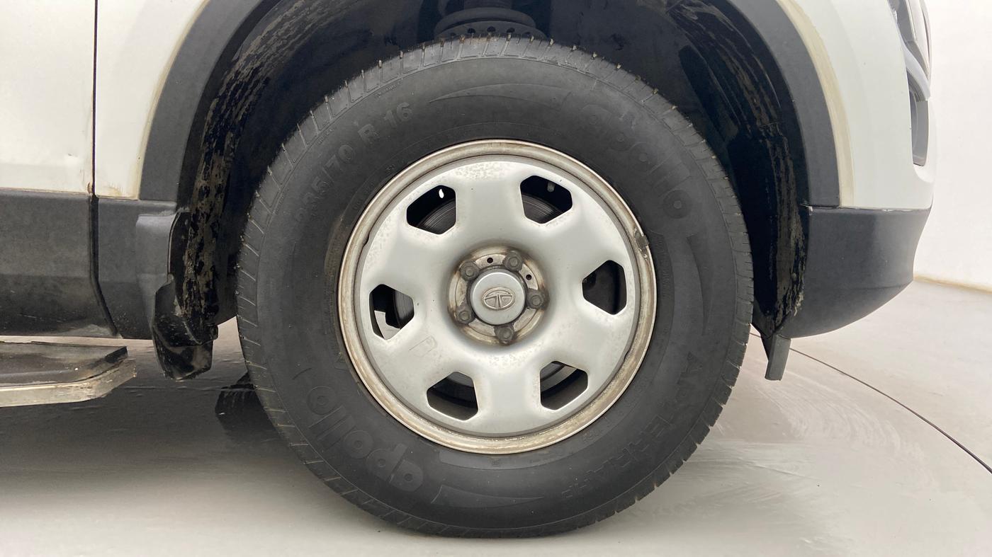 2021 Tata Safari XMA, Diesel, Automatic, 61,543 km, Right Front Wheel