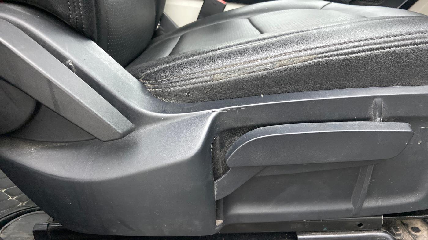 2021 Tata Safari XMA, Diesel, Automatic, 61,543 km, Driver Side Adjustment Panel
