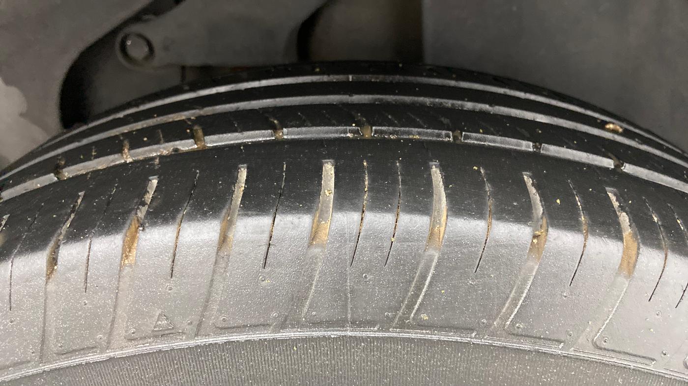 2021 Tata Safari XMA, Diesel, Automatic, 61,543 km, Left Rear Tyre Tread