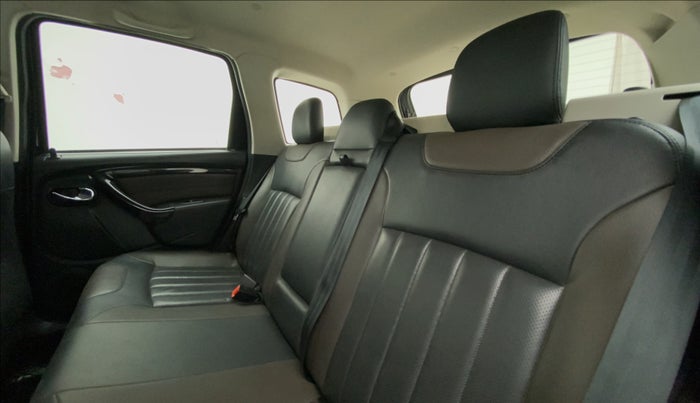 2017 Nissan Terrano XV PREMIUM 110 PS AMT DEISEL, Diesel, Automatic, 51,010 km, Right Side Rear Door Cabin