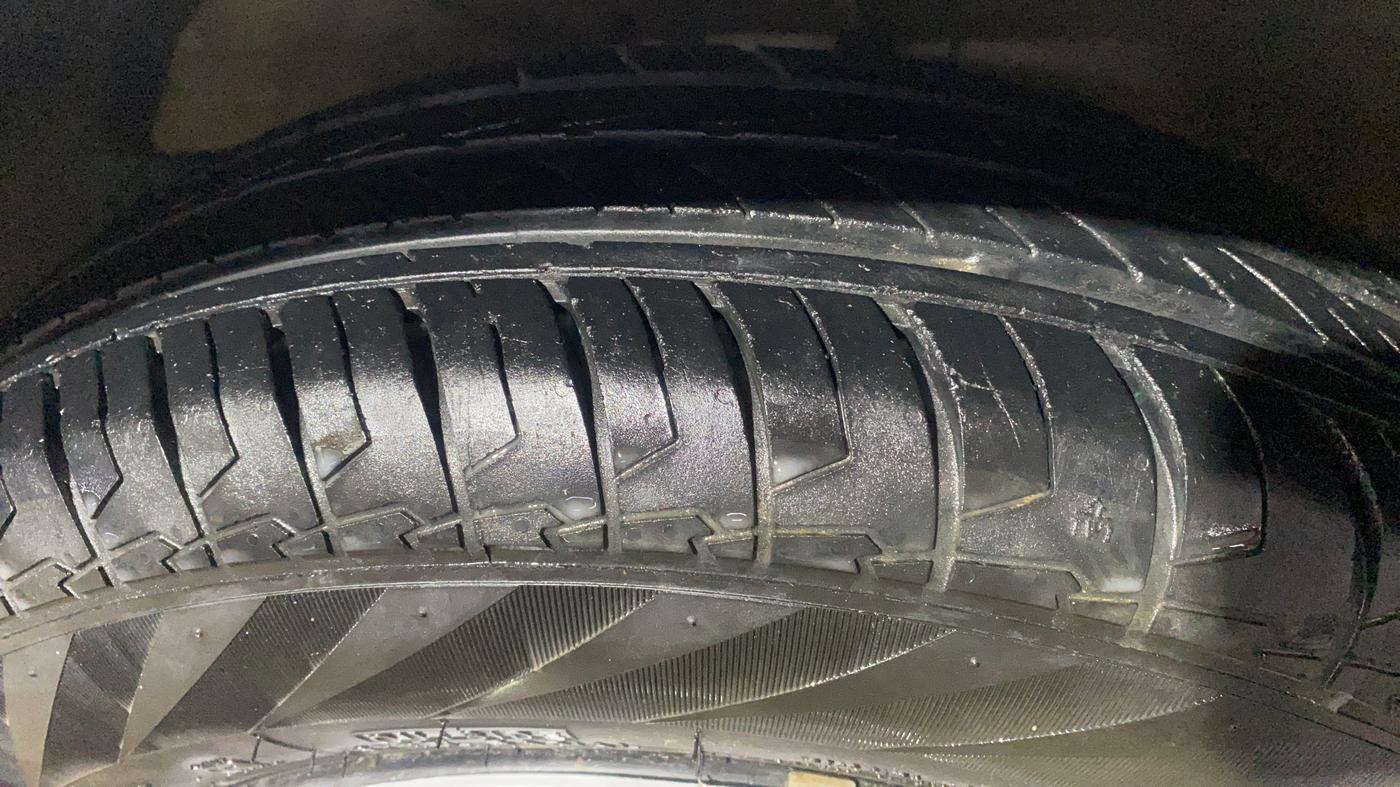 2024 Maruti Swift VXI, CNG, Manual, 11,703 km, Left Front Tyre Tread