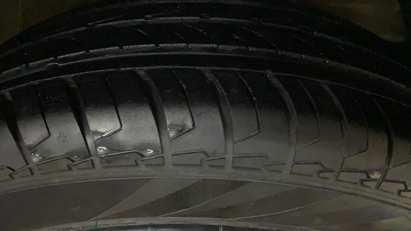 2024 Maruti Swift VXI, CNG, Manual, 11,703 km, Right Front Tyre Tread