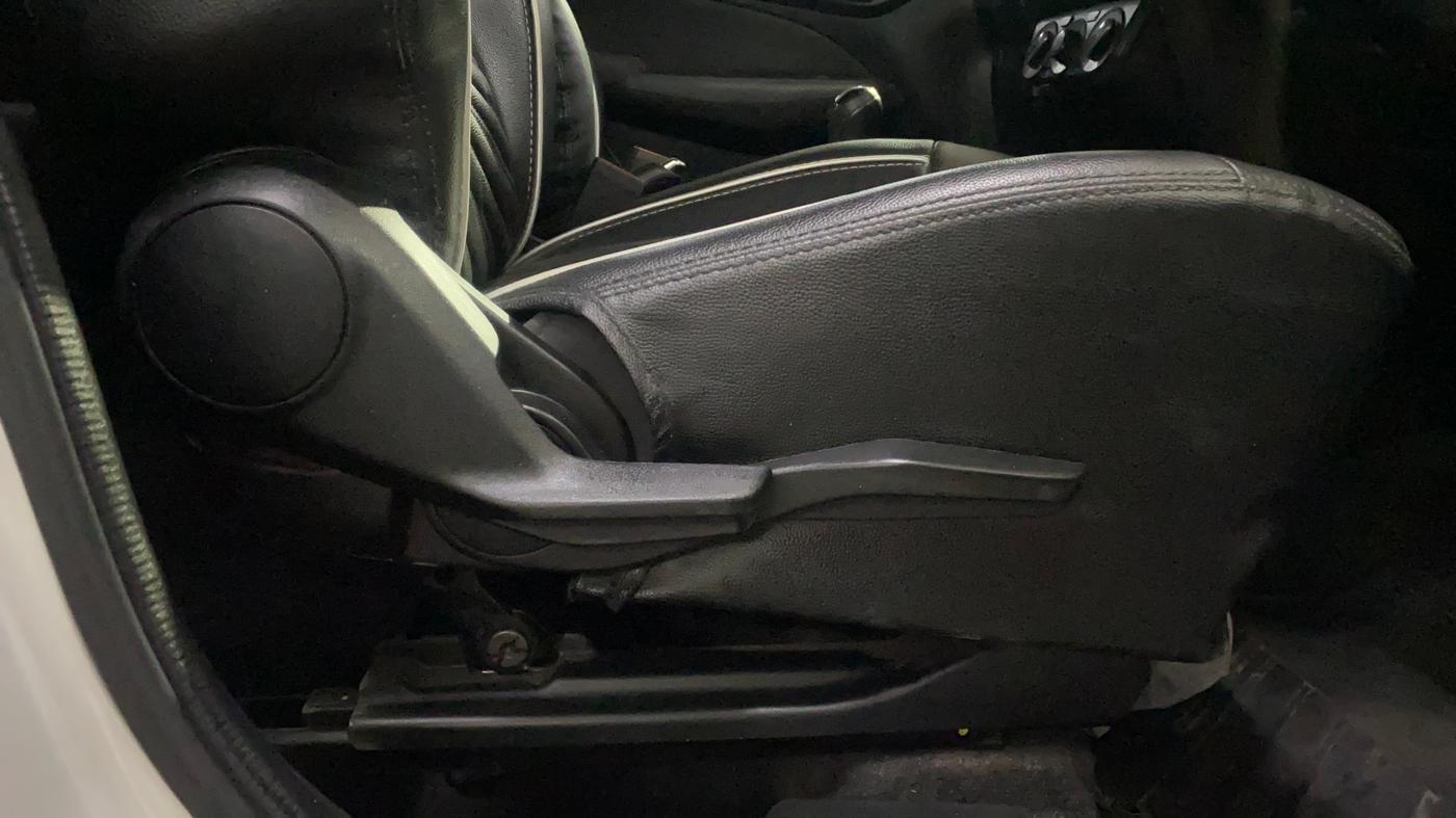 2024 Maruti Swift VXI, CNG, Manual, 11,703 km, Driver Side Adjustment Panel