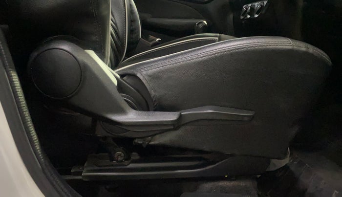 2024 Maruti Swift VXI CNG, CNG, Manual, 11,703 km, Driver Side Adjustment Panel