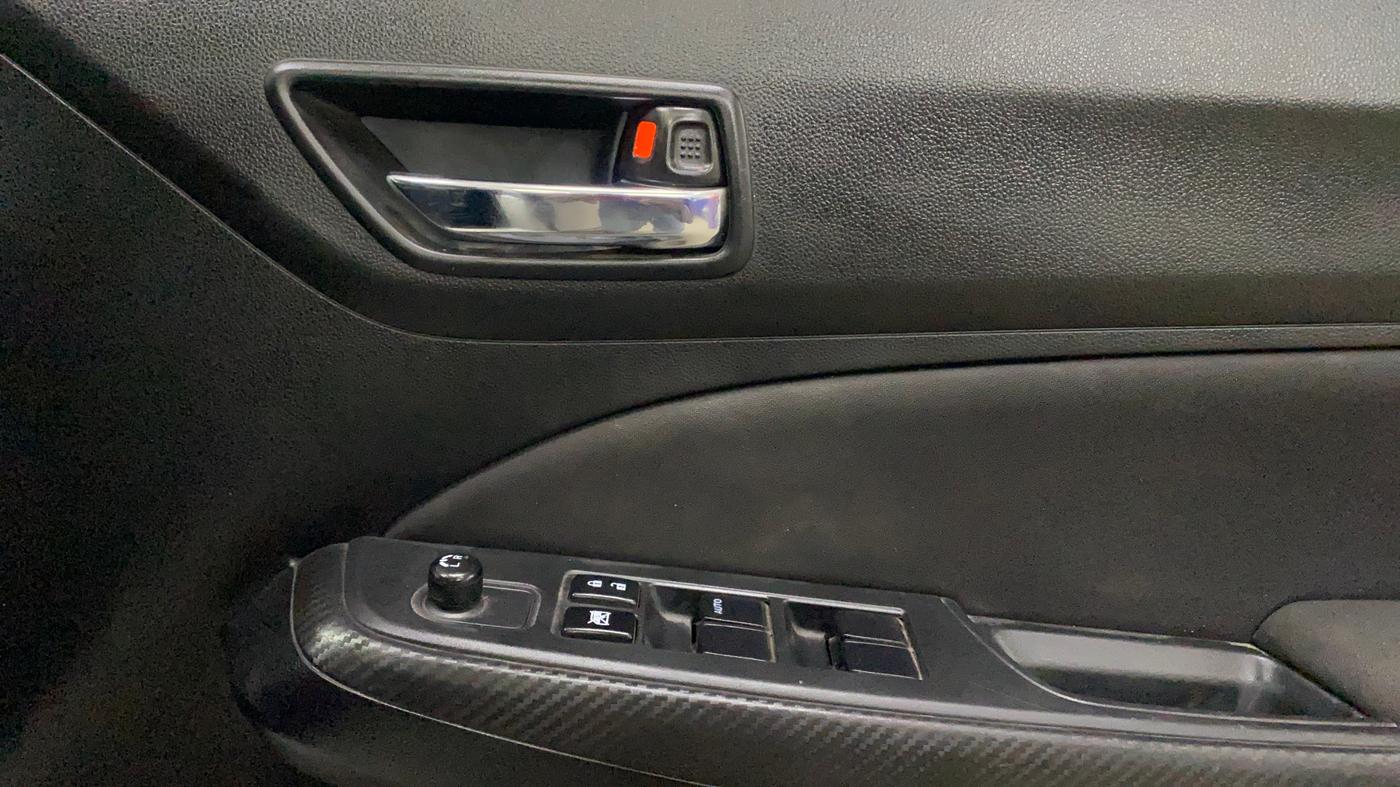 2024 Maruti Swift VXI, CNG, Manual, 11,703 km, Driver Side Door Panels Control