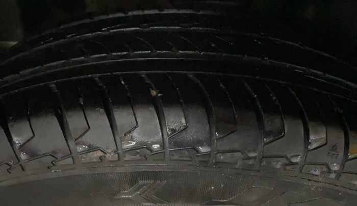 2024 Maruti Swift VXI CNG, CNG, Manual, 11,703 km, Right Rear Tyre Tread
