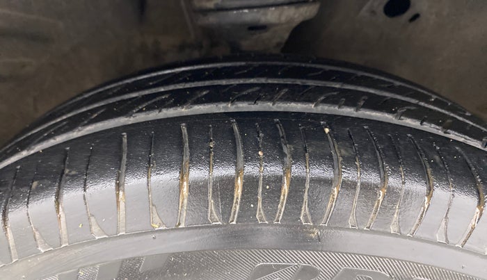 2015 Maruti Wagon R 1.0 VXI, Petrol, Manual, 55,353 km, Right Front Tyre Tread