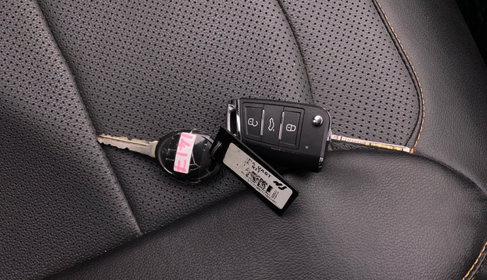 2016 Tata Tiago XZ PETROL, Petrol, Manual, 31,225 km, Key Close Up