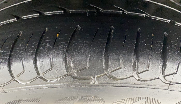 2016 Tata Tiago XZ PETROL, Petrol, Manual, 31,225 km, Left Rear Tyre Tread