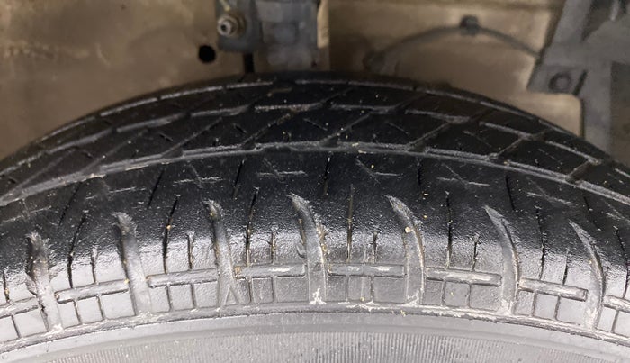 2017 Maruti Swift VDI (O), Diesel, Manual, 76,812 km, Right Front Tyre Tread