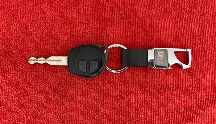 2017 Maruti Swift VDI (O), Diesel, Manual, 76,812 km, Key Close Up