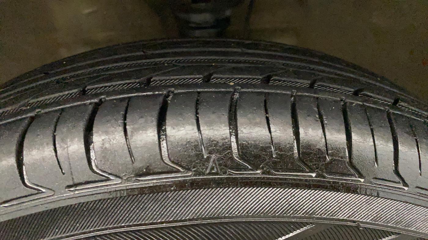2016 Maruti Wagon R 1.0 LXI, Petrol, Manual, 75,066 km, Left Front Tyre Tread