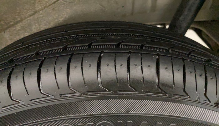 2016 Maruti Wagon R 1.0 LXI, Petrol, Manual, 75,066 km, Left Rear Tyre Tread