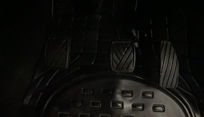 2016 Maruti Wagon R 1.0 LXI, Petrol, Manual, 75,066 km, Pedals