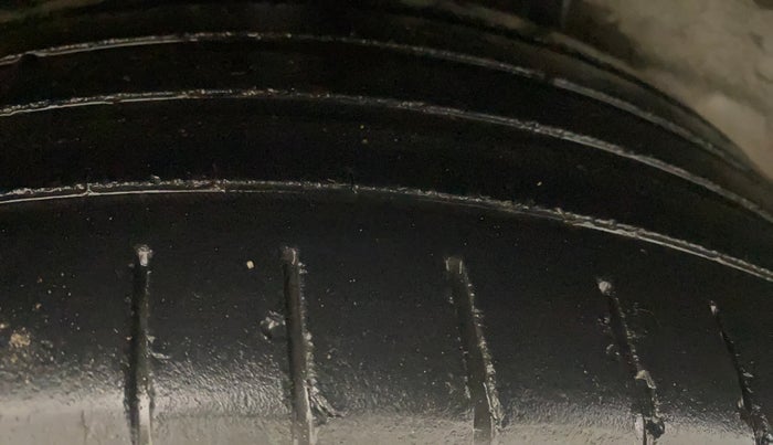 2019 Hyundai Elite i20 ASTA (O) CVT, Petrol, Automatic, 41,174 km, Right Rear Tyre Tread