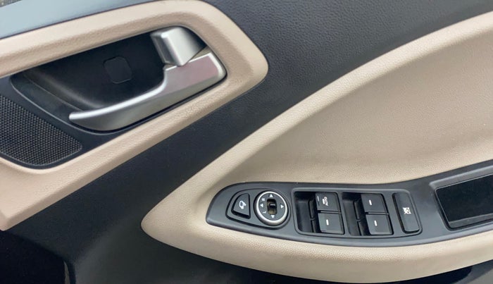 2019 Hyundai Elite i20 ASTA (O) CVT, Petrol, Automatic, 41,174 km, Driver Side Door Panels Control