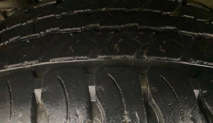 2021 Mahindra Thar LX PETROL HT 4WD AT, Petrol, Automatic, 26,348 km, Left Front Tyre Tread