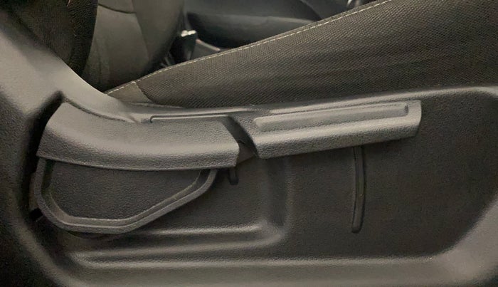 2019 Hyundai VENUE SX PLUS 1.0 TURBO DCT, Petrol, Automatic, 35,463 km, Driver Side Adjustment Panel