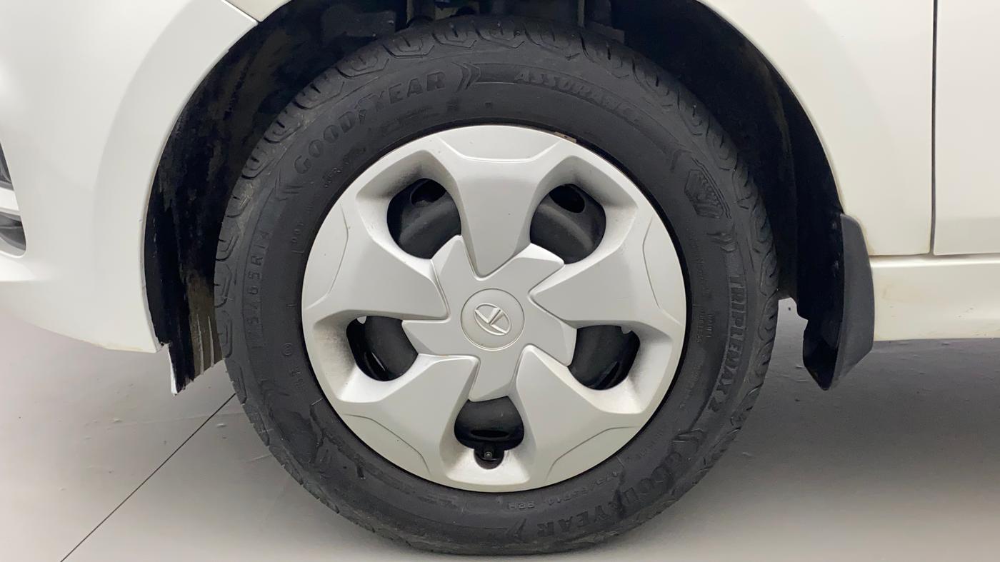 2022 Tata Tiago XT PETROL, Petrol, Manual, 10,806 km, Left Front Wheel