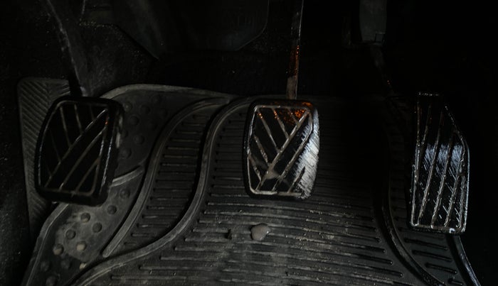 2022 Maruti XL6 ALPHA PLUS MT, Petrol, Manual, 50,563 km, Pedals