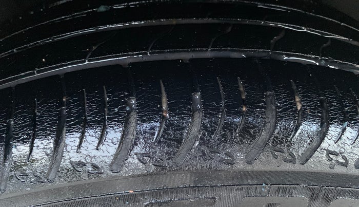2022 Maruti XL6 ALPHA PLUS MT, Petrol, Manual, 50,563 km, Left Rear Tyre Tread