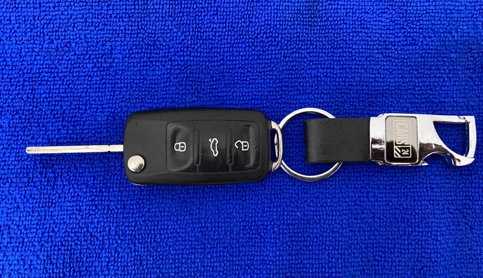2015 Volkswagen Vento HIGHLINE PETROL, Petrol, Manual, 47,975 km, Key Close Up