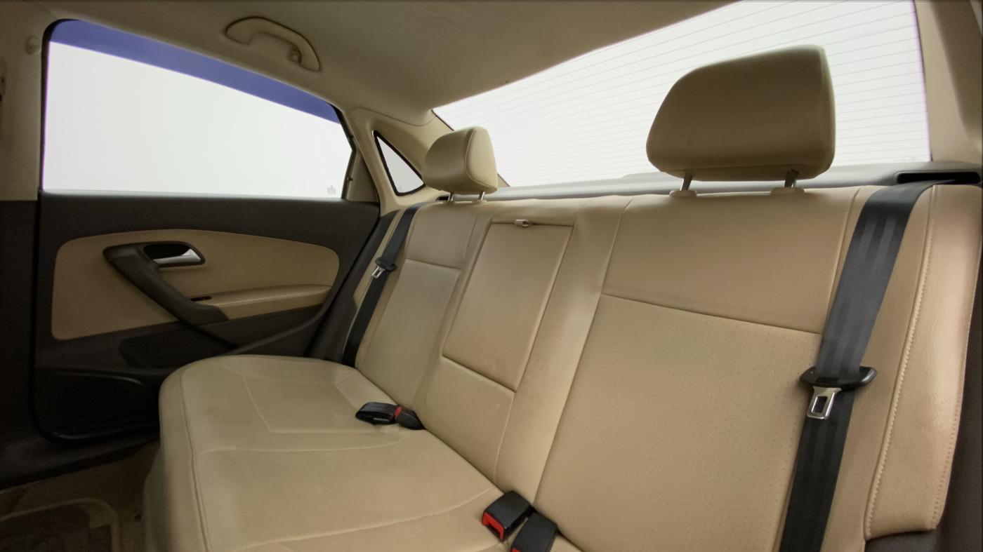 2015 Volkswagen Vento HIGHLINE PETROL, Petrol, Manual, 47,975 km, Right Side Rear Door Cabin