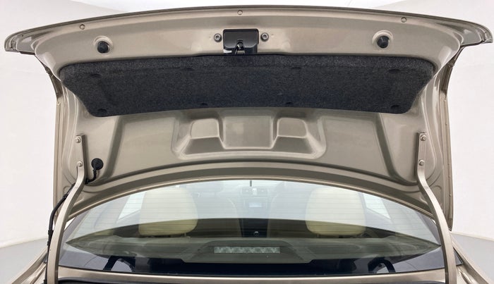 2015 Volkswagen Vento HIGHLINE PETROL, Petrol, Manual, 47,975 km, Boot Door Open