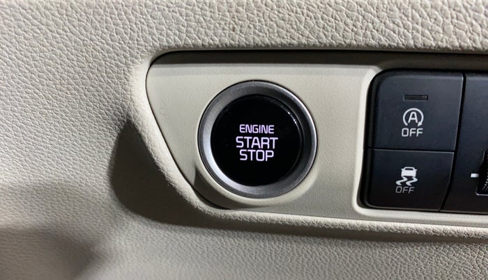 2023 KIA CARENS PRESTIGE PLUS 1.5 PETROL IMT 7 STR, Petrol, Manual, 5,561 km, Keyless Start/ Stop Button