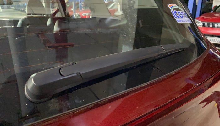 2023 KIA CARENS PRESTIGE PLUS 1.5 PETROL IMT 7 STR, Petrol, Manual, 5,561 km, Rear Wiper