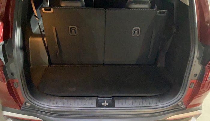 2023 KIA CARENS PRESTIGE PLUS 1.5 PETROL IMT 7 STR, Petrol, Manual, 5,561 km, Boot Inside