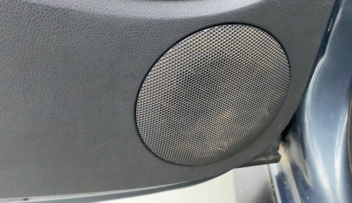 2015 Nissan Terrano XE (D), Diesel, Manual, 94,647 km, Infotainment system - Rear speakers missing / not working