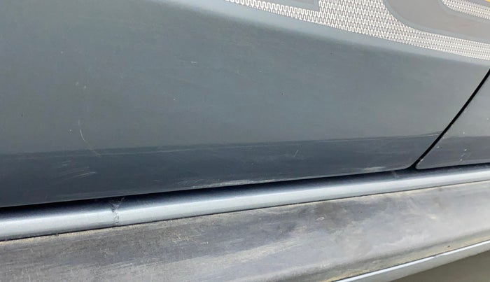 2015 Nissan Terrano XE (D), Diesel, Manual, 94,647 km, Right rear door - Minor scratches
