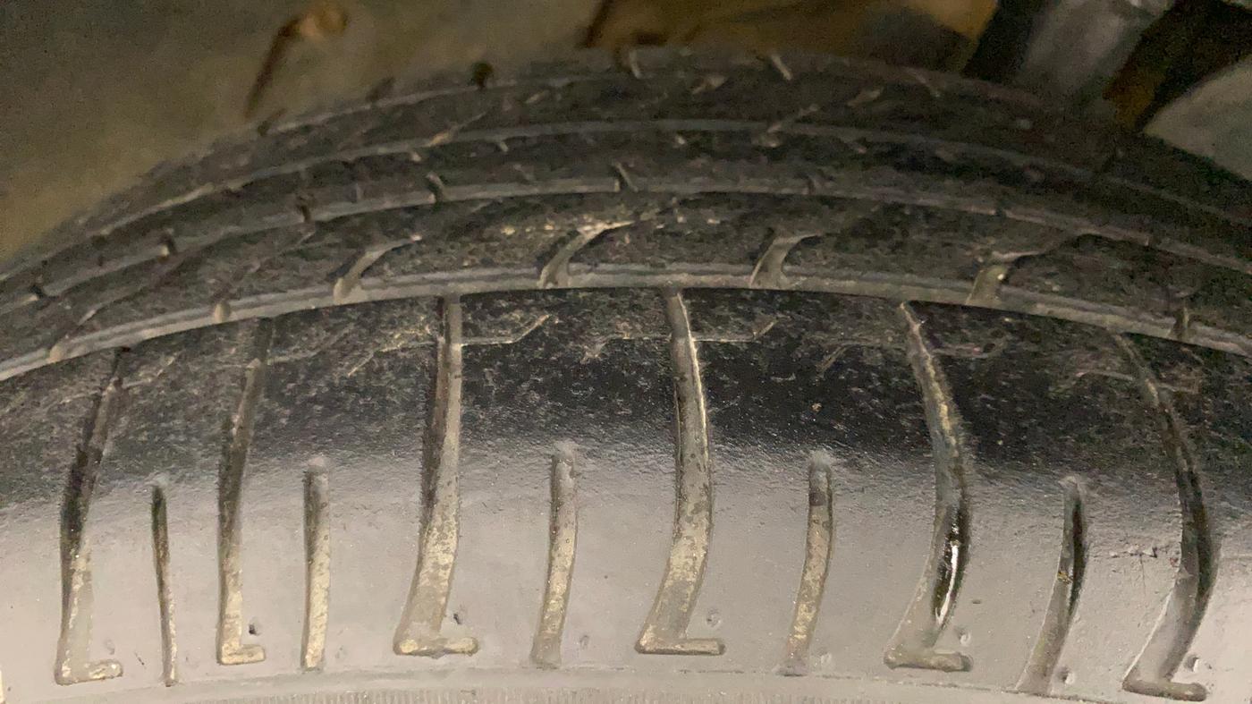 2015 Nissan Terrano XE (D), Diesel, Manual, 94,647 km, Right Front Tyre Tread