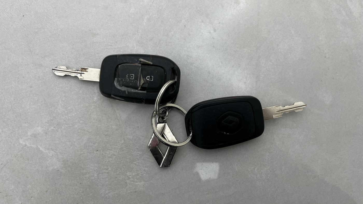 2017 Renault Duster RXL PETROL, Petrol, Manual, 67,583 km, Key Close Up