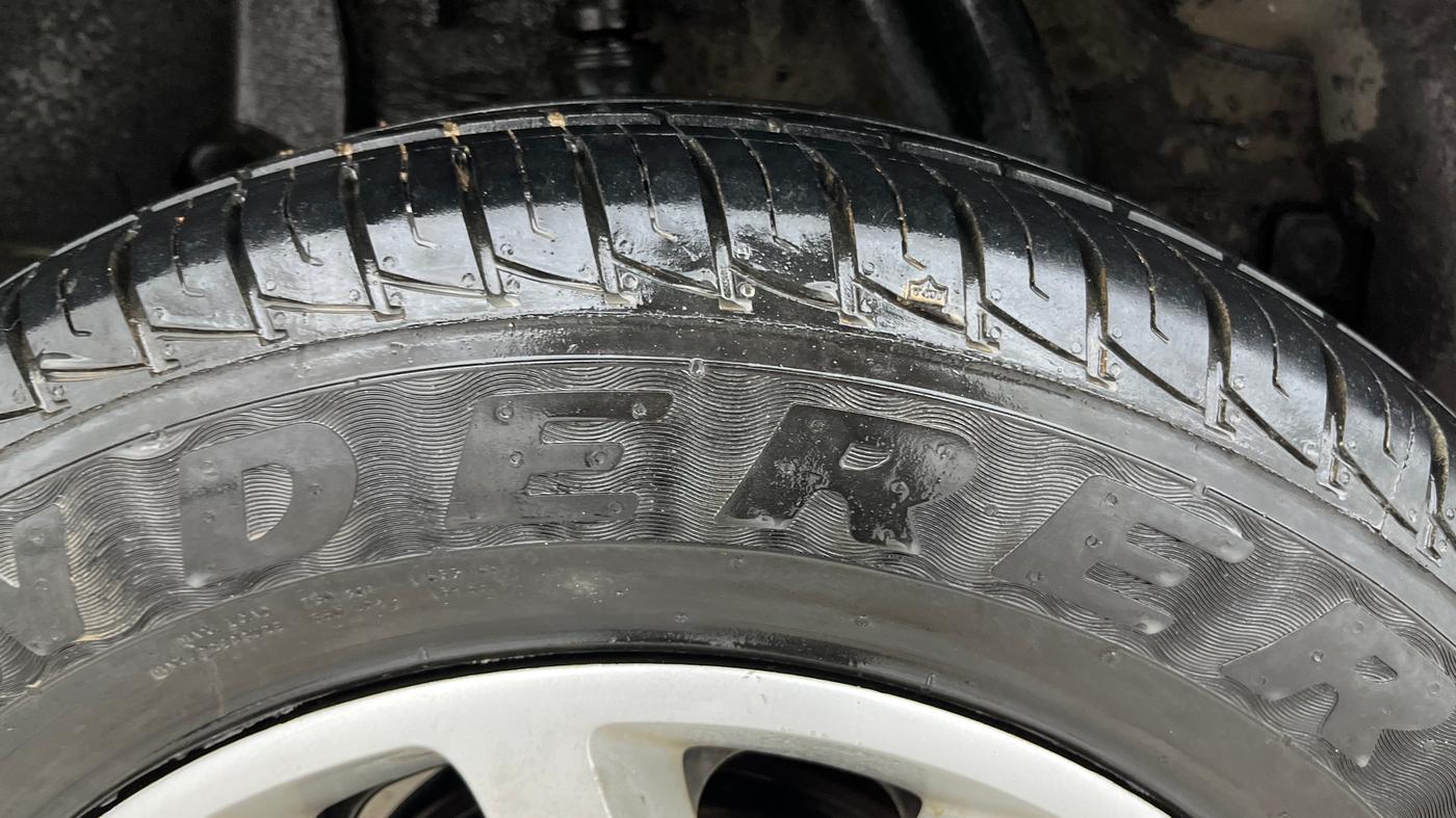 2017 Renault Duster RXL PETROL, Petrol, Manual, 67,583 km, Right Rear Tyre Tread