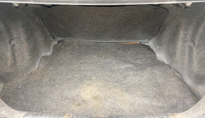 2014 Honda Amaze 1.5L I-DTEC S, Diesel, Manual, 1,48,630 km, Boot Inside