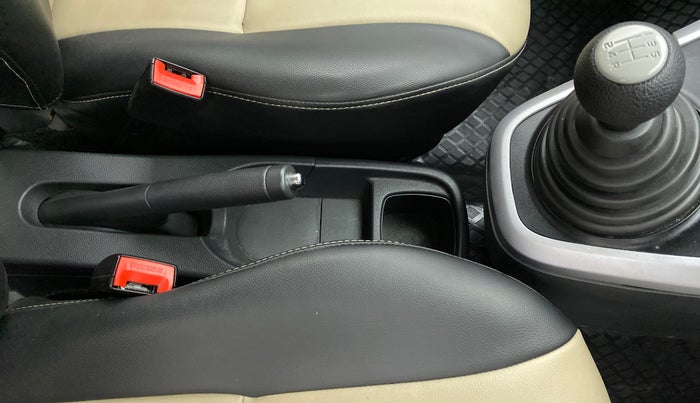 2014 Maruti Ritz ZXI, Petrol, Manual, 28,995 km, Gear Lever