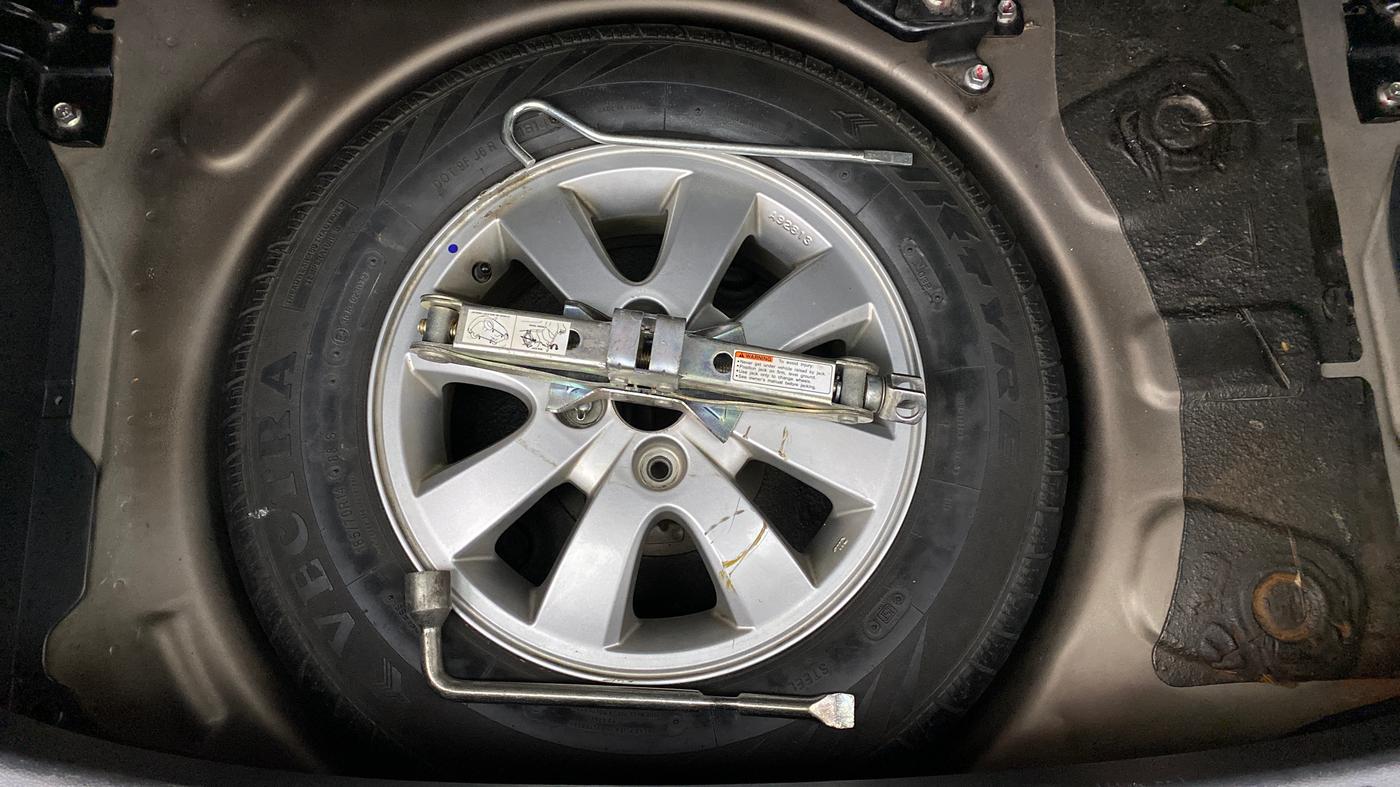 2014 Maruti Ritz ZXI, Petrol, Manual, 28,995 km, Spare Tyre