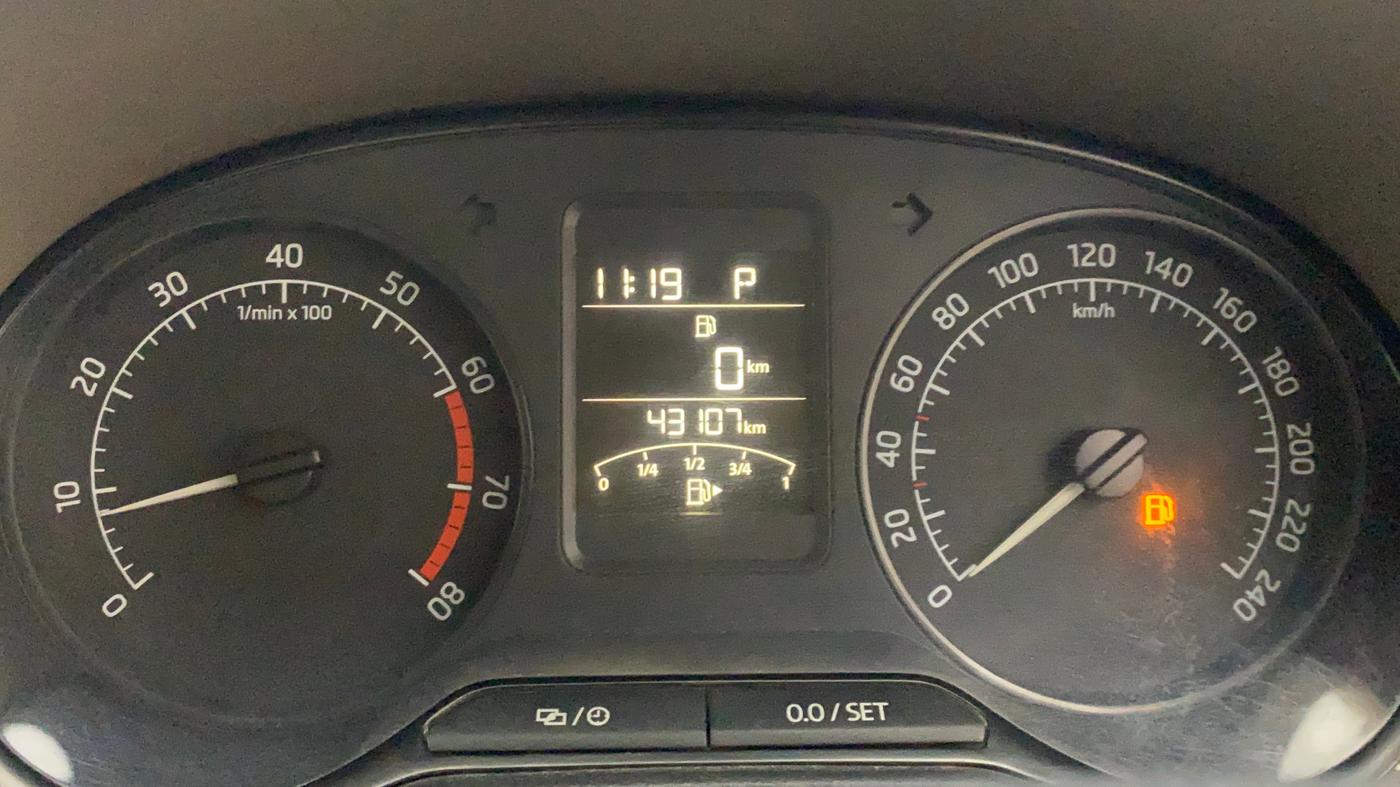 2014 Skoda Rapid ELEGANCE 1.6 MPI AT, CNG, Automatic, 43,105 km, Odometer Image