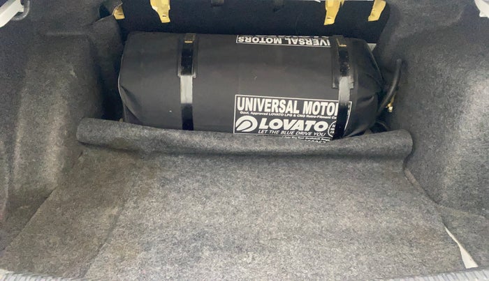 2014 Skoda Rapid ELEGANCE 1.6 MPI AT, CNG, Automatic, 43,105 km, Boot Inside