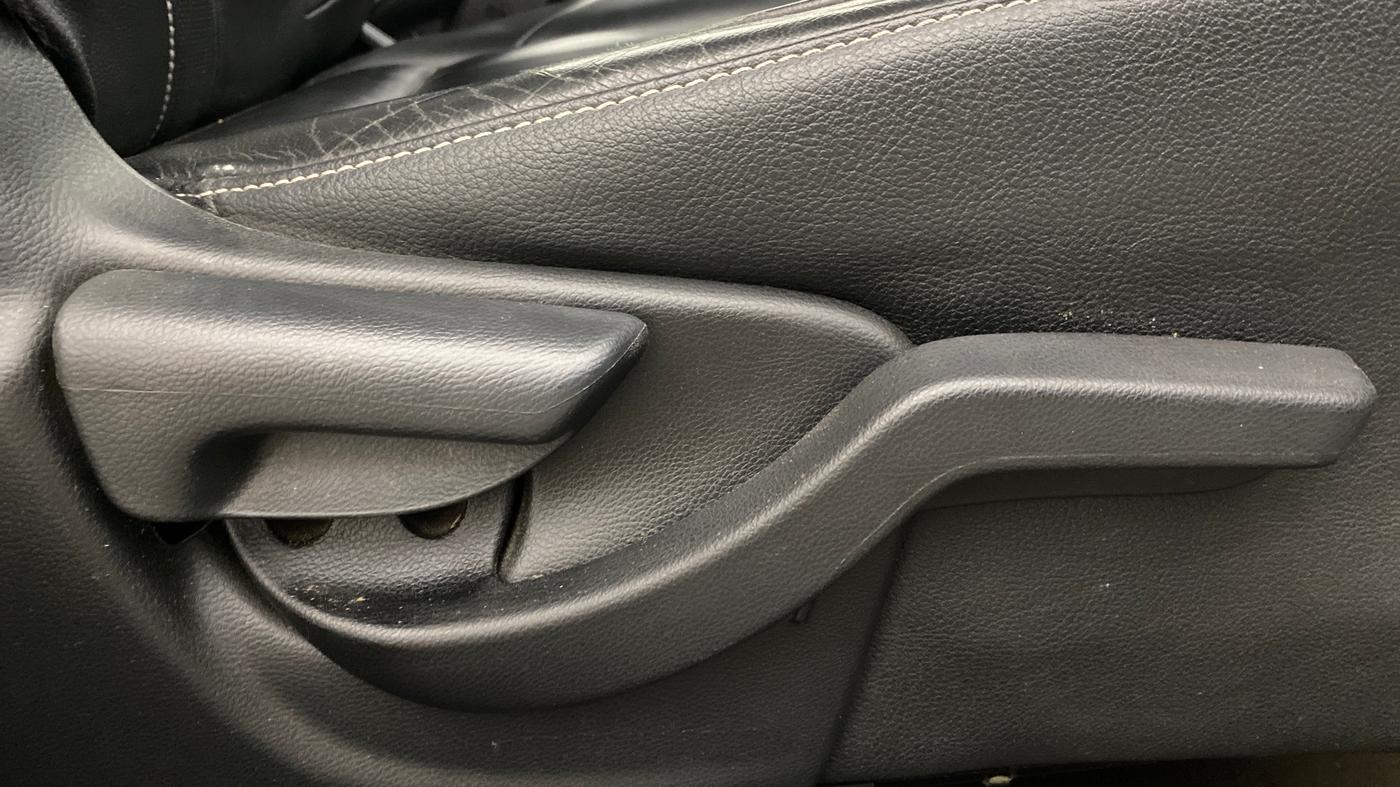 2019 Honda BR-V 1.5L I-VTEC VX, Petrol, Manual, 59,800 km, Driver Side Adjustment Panel
