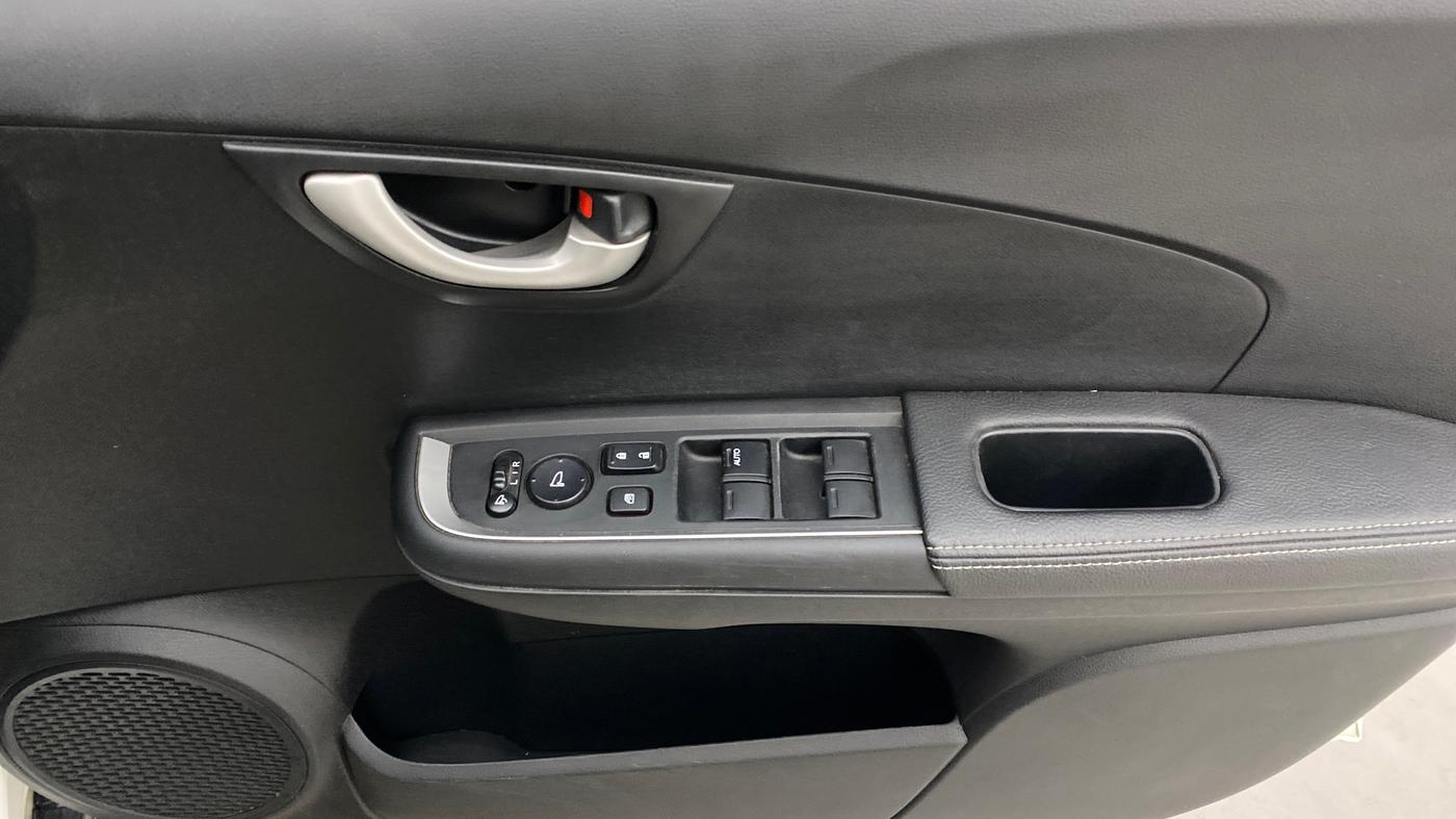 2019 Honda BR-V 1.5L I-VTEC VX, Petrol, Manual, 59,800 km, Driver Side Door Panels Control