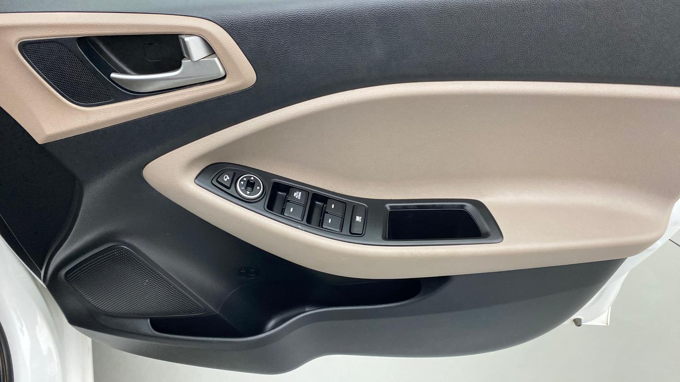 2020 Hyundai Elite i20 1.2 SPORTS PLUS VTVT, Petrol, Manual, 9,056 km, Driver Side Door Panels Control
